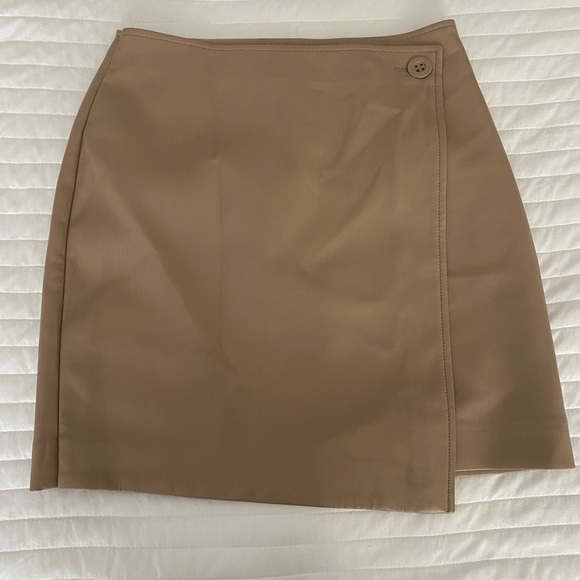 Babaton Dresses & Skirts - Babaton mini skirt